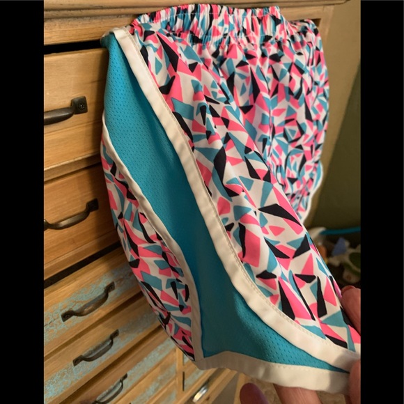 Girl’s Nike Shorts - Picture 4 of 6